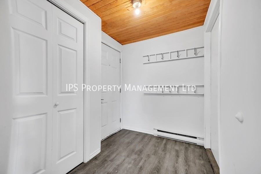 132 Moira St E - Photo 6 of 23