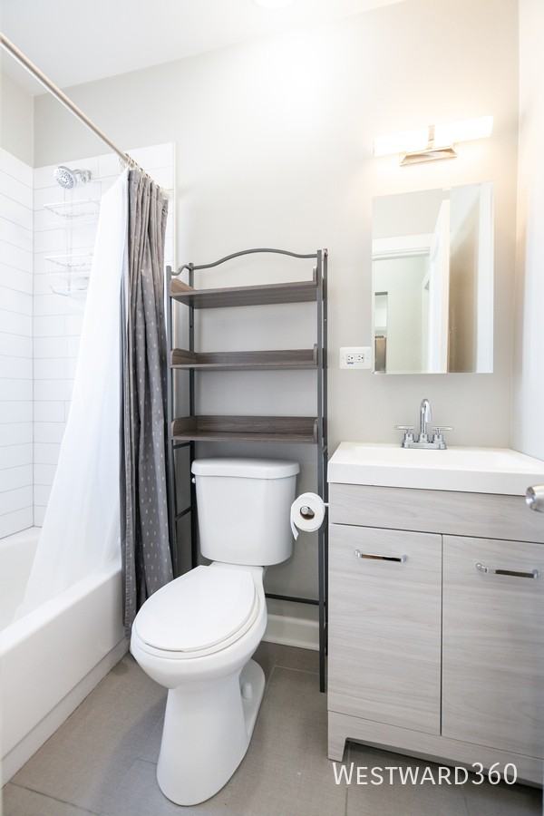 3650 W Eddy St #2 - Photo 5 of 9