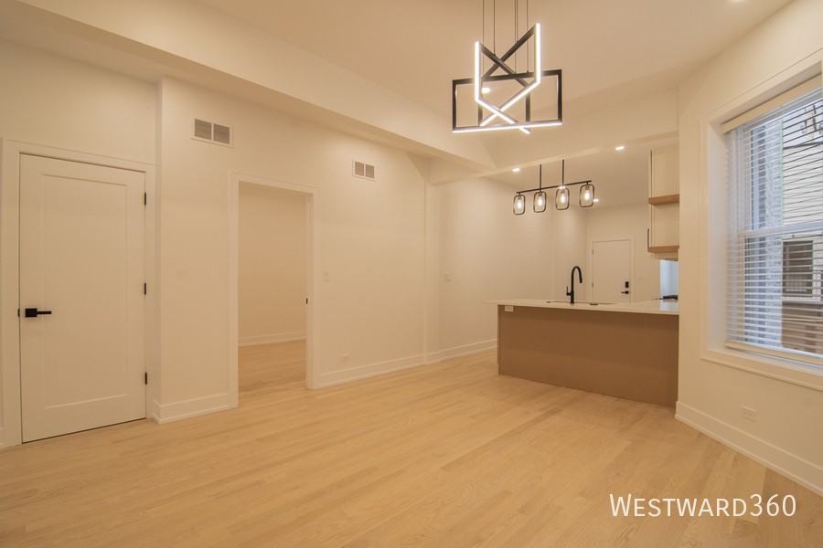 3720 N Racine Ave #1 - Photo 4 of 20