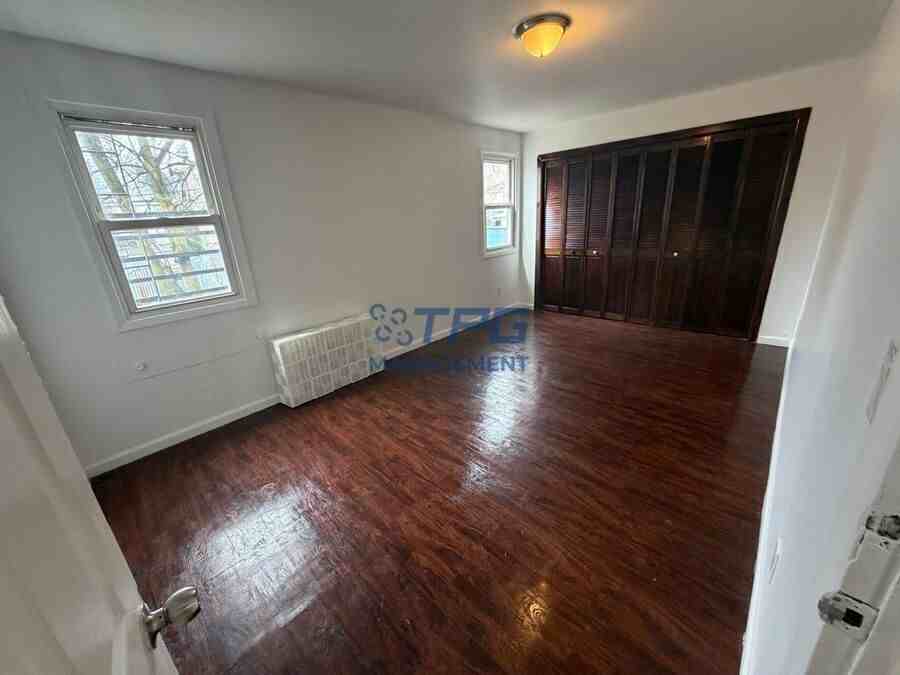 540 Marshall St #2 - Photo 3 of 7