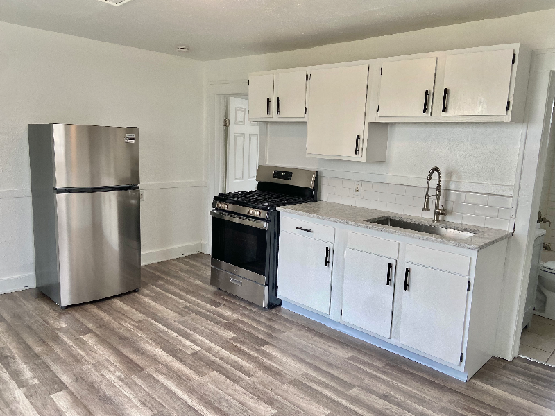 921 Watson St Sw #1 - Photo 3 of 11