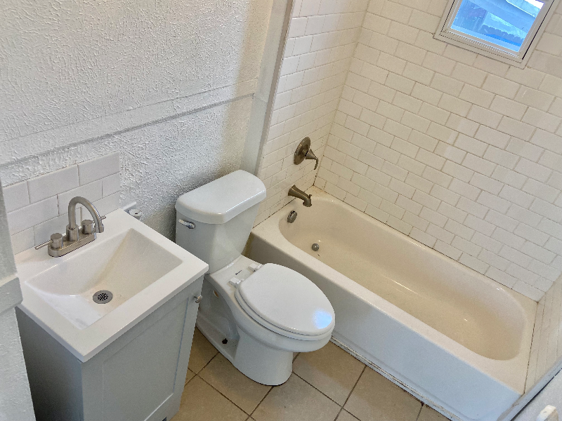 921 Watson St Sw #1 - Photo 5 of 11