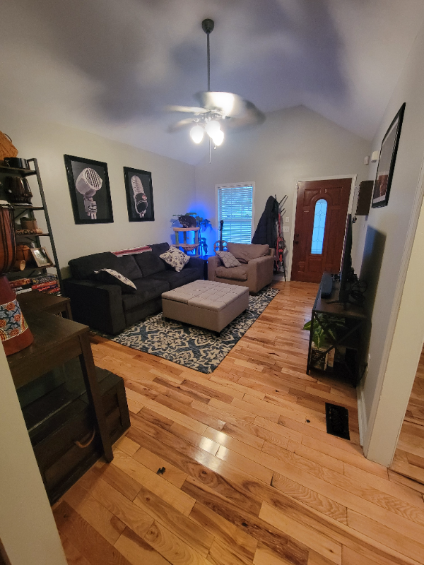 524 Rothwood Ave - Photo 4 of 11