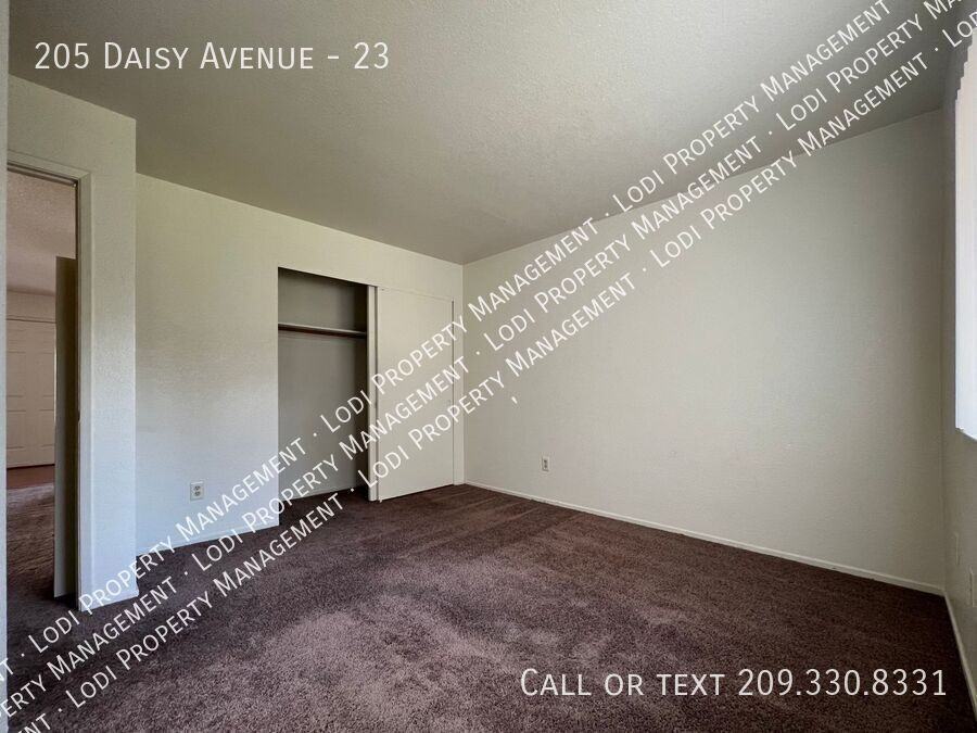 205 Daisy Ave #23 - Photo 6 of 14