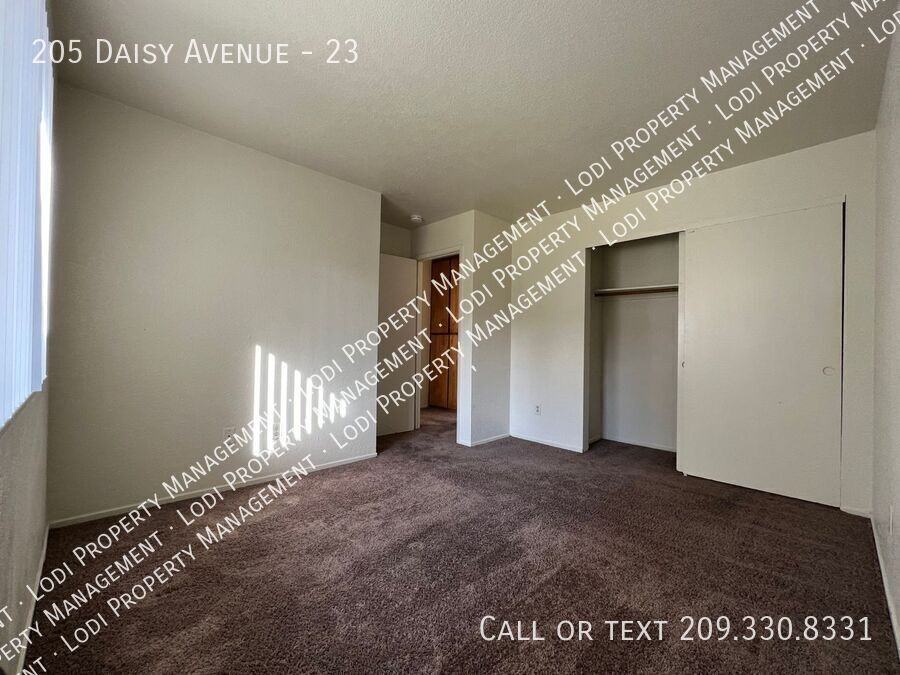 205 Daisy Ave #23 - Photo 7 of 14