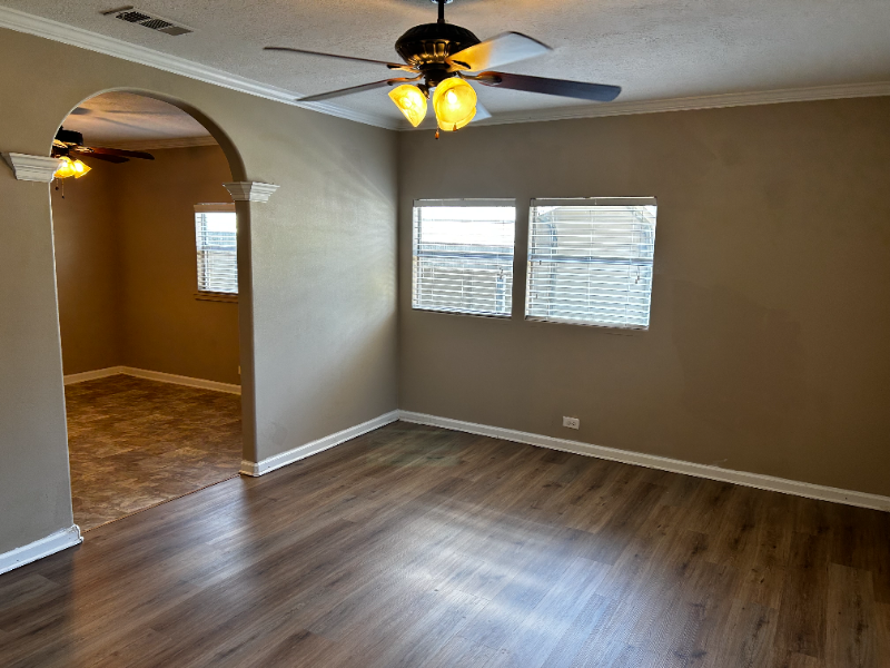 105 Cardinal St - Photo 3 of 20