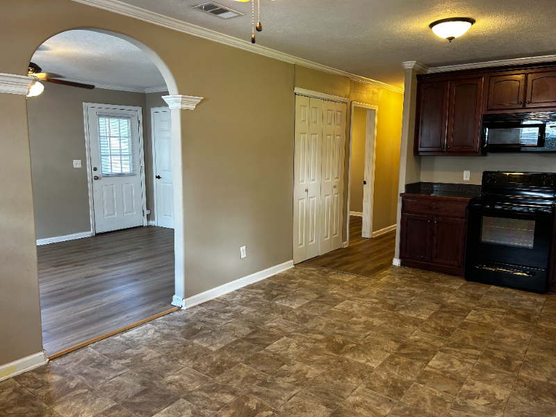 105 Cardinal St - Photo 6 of 20