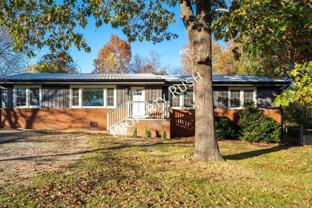 205 Hilltop Dr - Photo 1 of 1