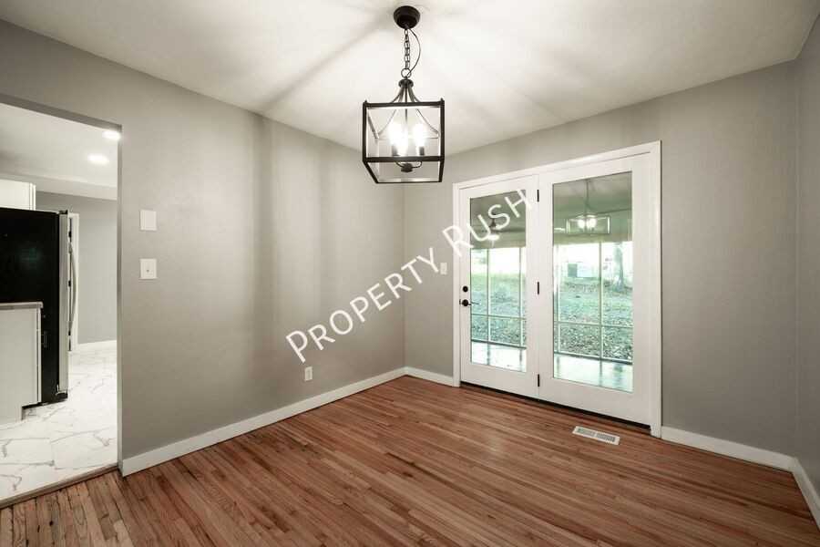 205 Hilltop Dr - Photo 7 of 37