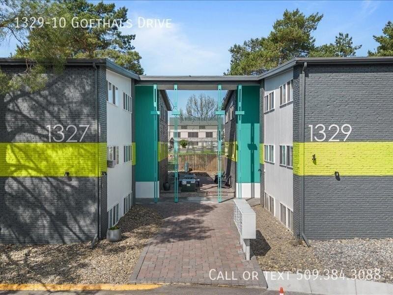 1329 Goethals Dr Apt 10 - Photo 4 of 6