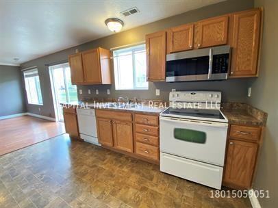 1441 Heather Ln - Photo 5 of 16