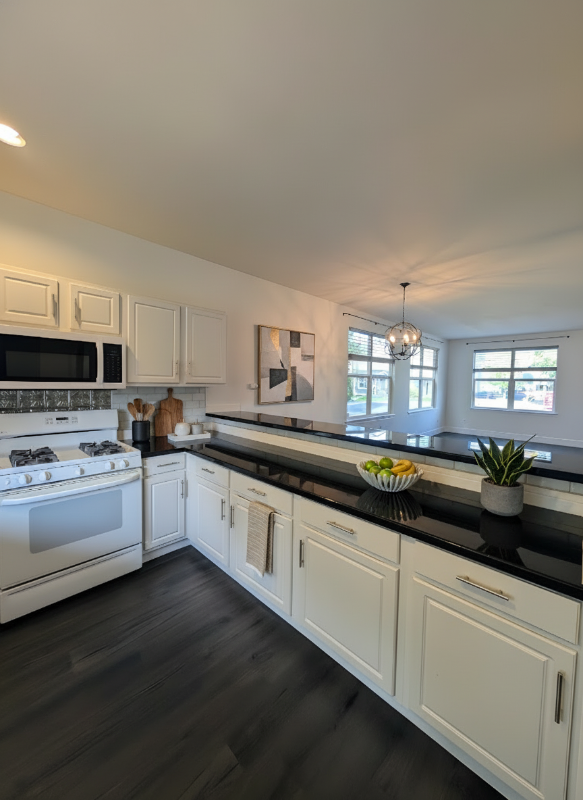 200 Whispering Pine Pl - Photo 4 of 16