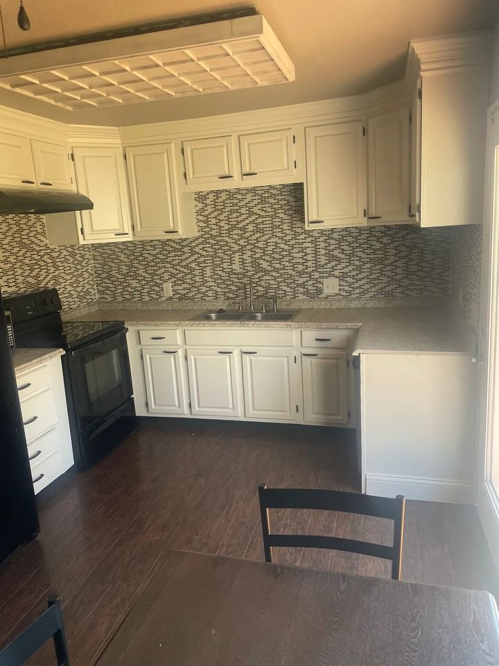 1002 S Stratton St - Photo 4 of 17