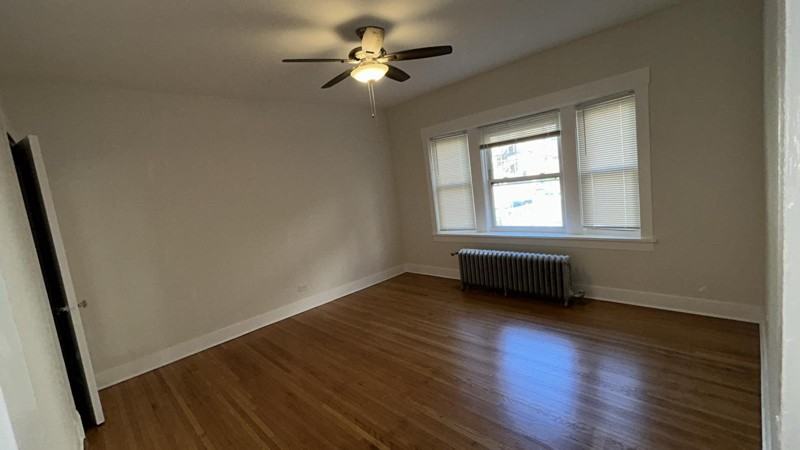 1454 W Fargo Ave #1B - Photo 5 of 8