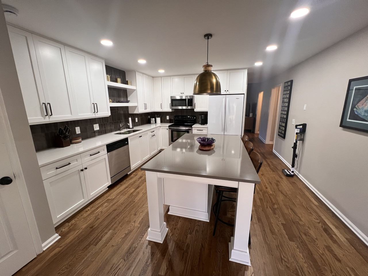 828 N Maple St - Photo 7 of 20