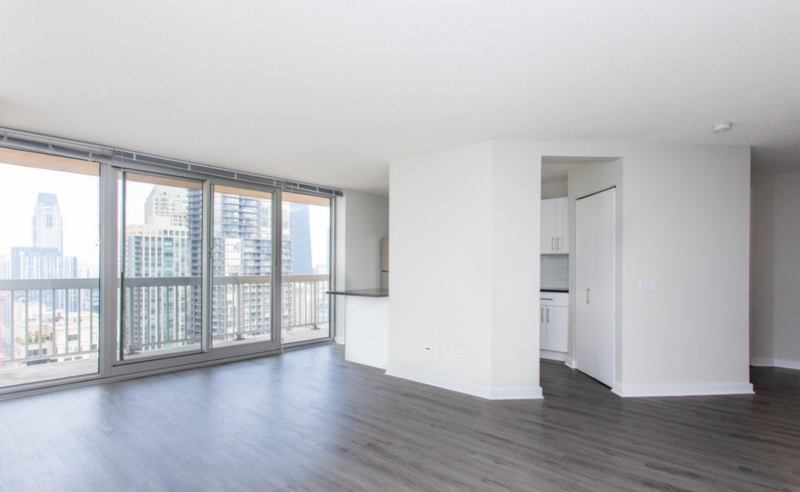 492 N State St - Photo 2 of 13