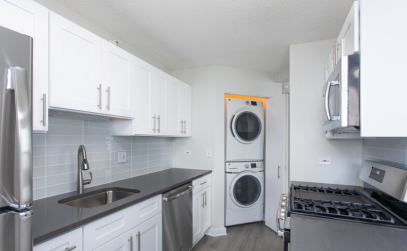 492 N State St - Photo 3 of 13