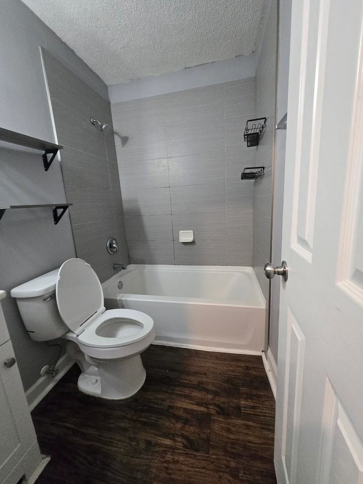 615 Lexington Ave #A - Photo 5 of 13