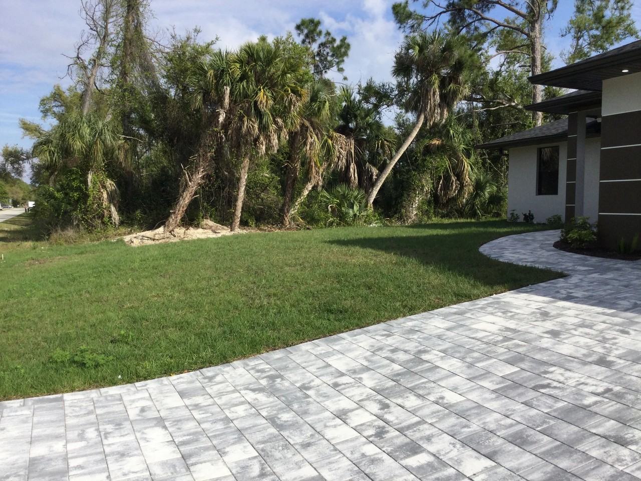 17089 Urban Ave - Photo 3 of 24