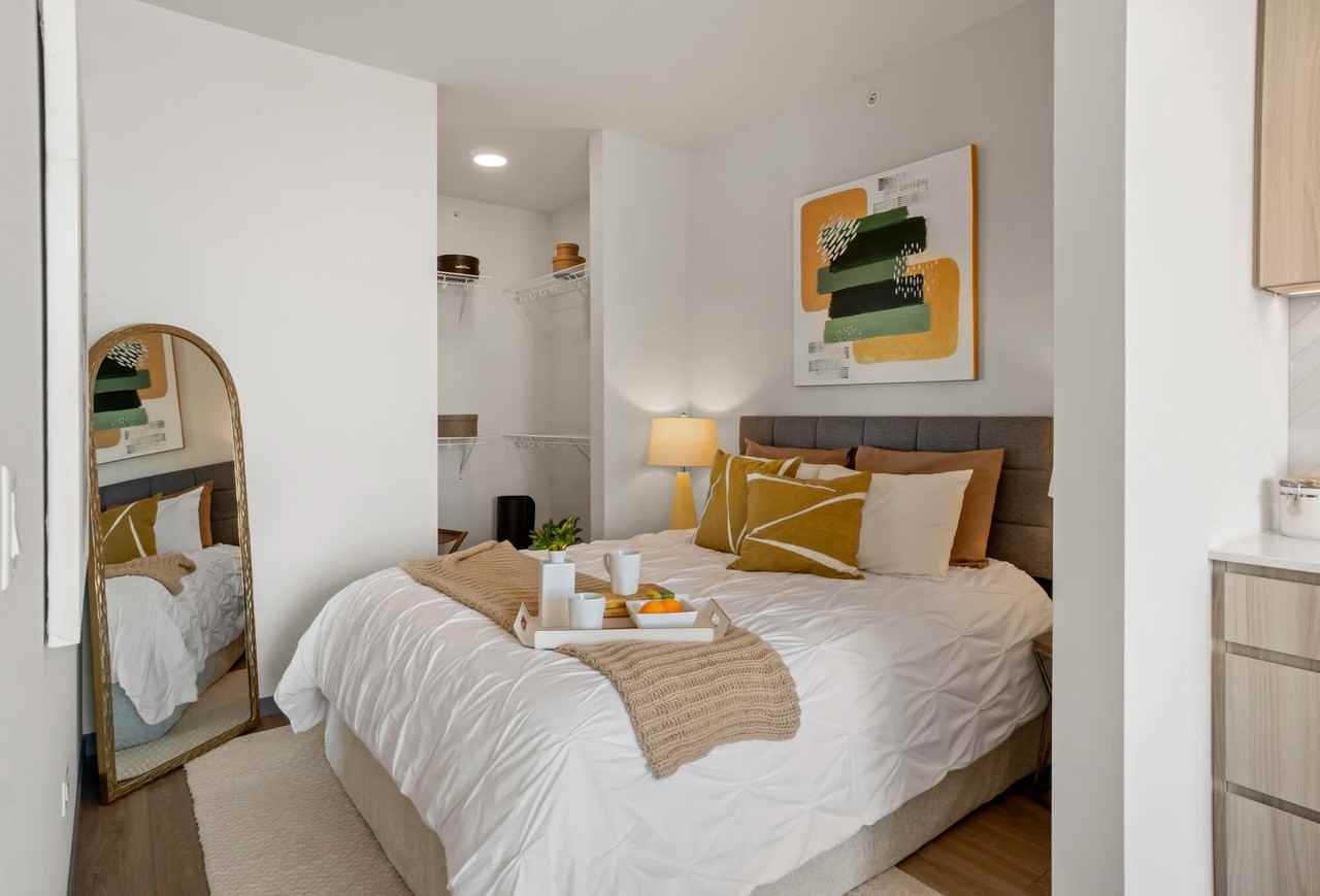 508 S Damen Ave - Photo 4 of 12