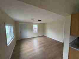 featured image of 1421 Howard Ct