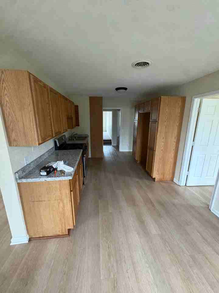 1421 Howard Ct - Photo 3 of 8