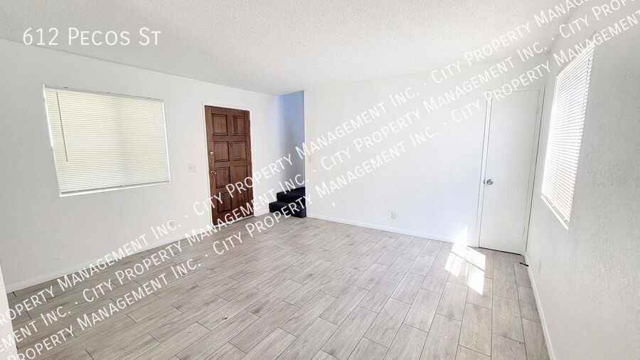 612 Pecos St - Photo 4 of 16