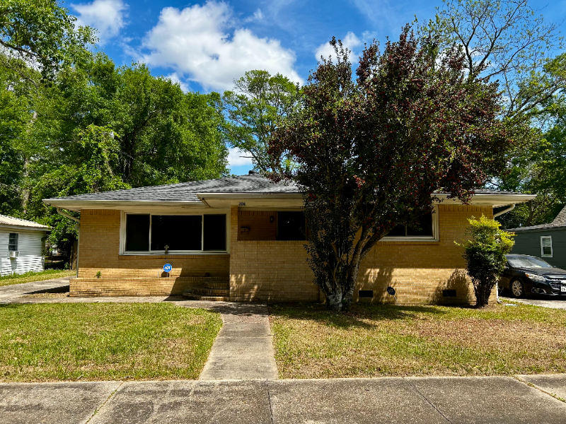 308 S Royal St - Photo 2 of 14