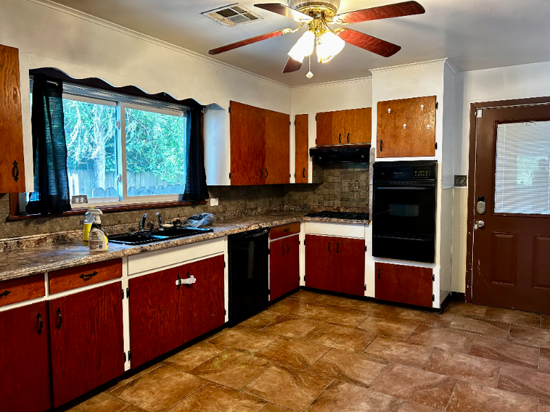 308 S Royal St - Photo 5 of 14