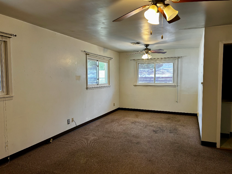 308 S Royal St - Photo 6 of 14