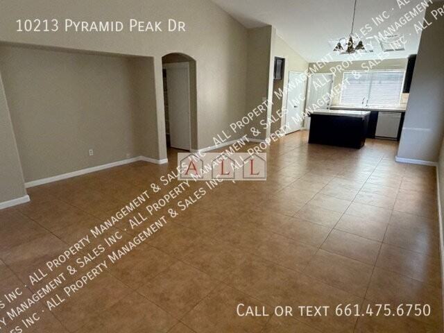 10213 Pyramid Peak Dr - Photo 3 of 13
