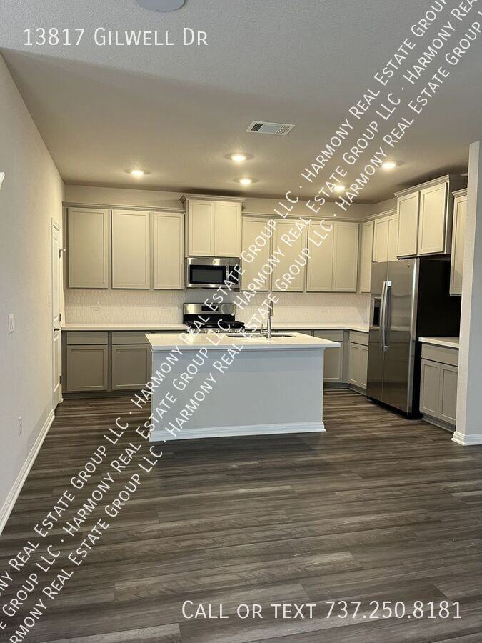 13817 Gilwell Dr - Photo 3 of 14