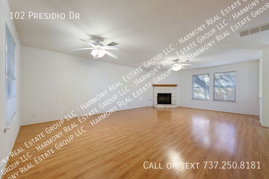 102 Presidio Dr - Photo 3 of 22