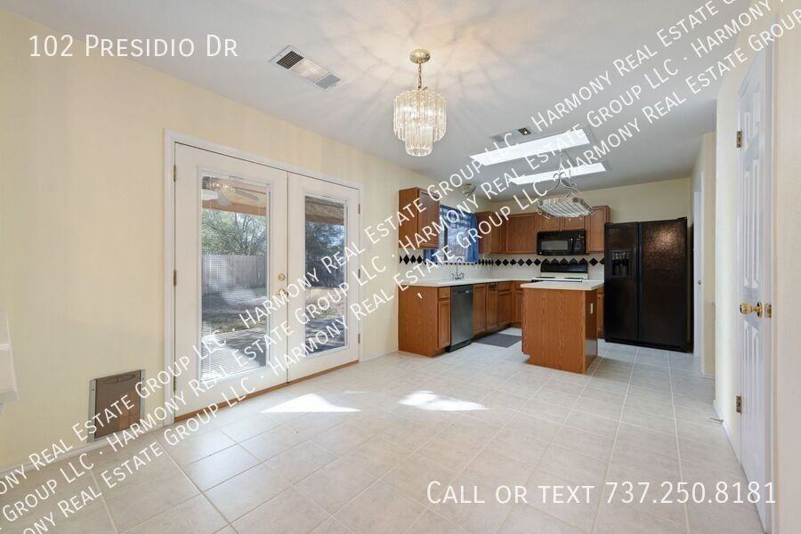 102 Presidio Dr - Photo 4 of 22