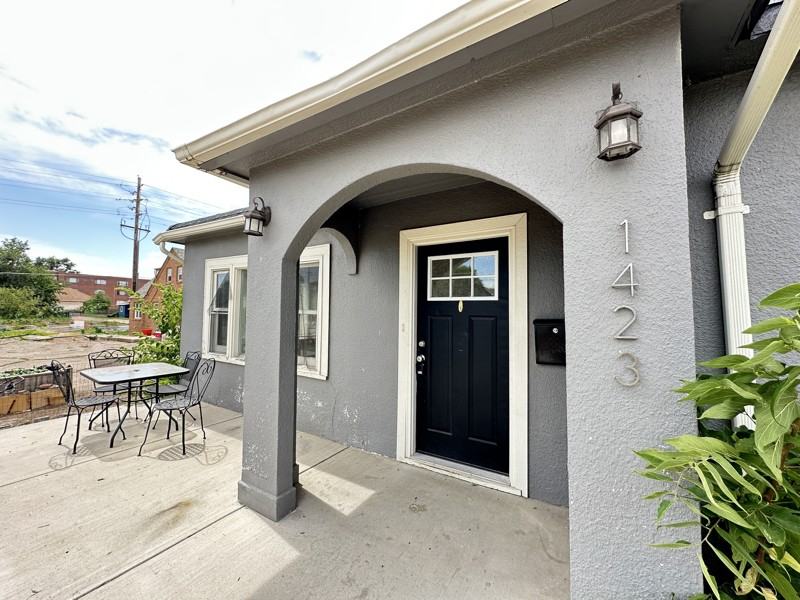 1423 7th Ave #A - Photo 3 of 21