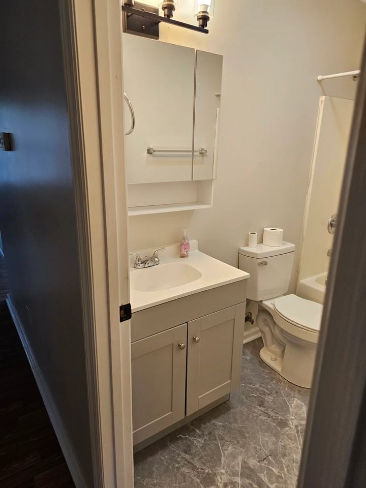 521 Bell Place Dr - Photo 3 of 10