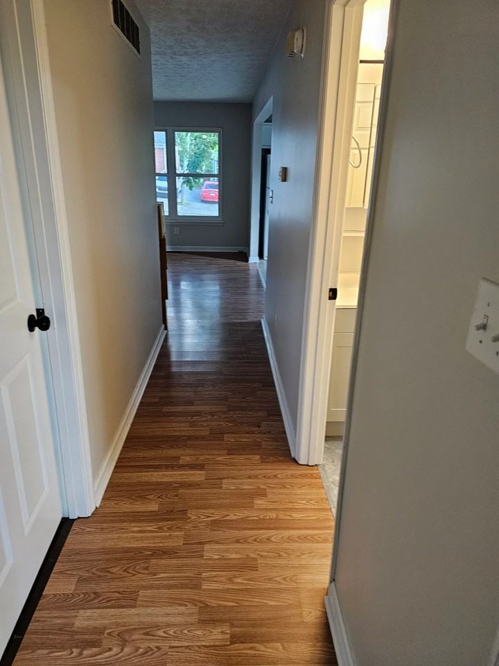 521 Bell Place Dr - Photo 4 of 10