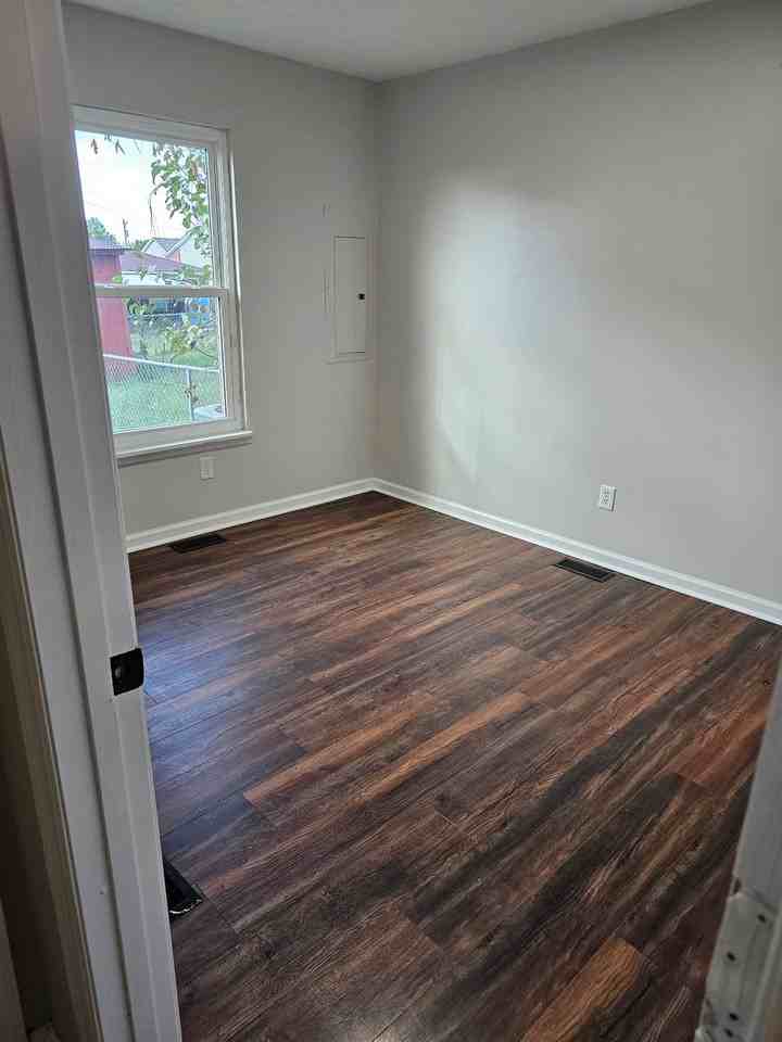 521 Bell Place Dr - Photo 6 of 10