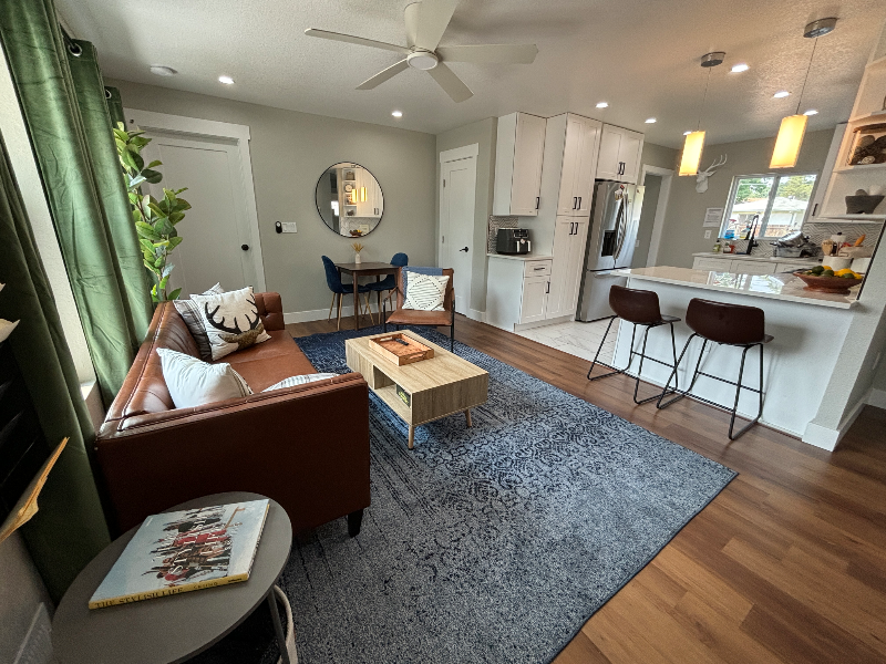 10821 Larry Dr - Photo 2 of 20