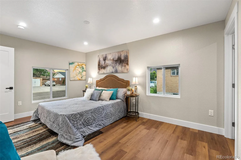 10821 Larry Dr - Photo 4 of 20