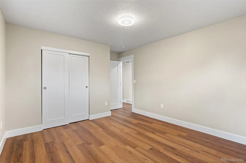 10821 Larry Dr - Photo 3 of 16