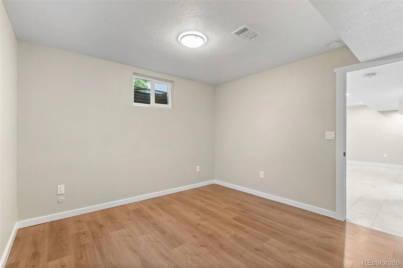10821 Larry Dr - Photo 5 of 16