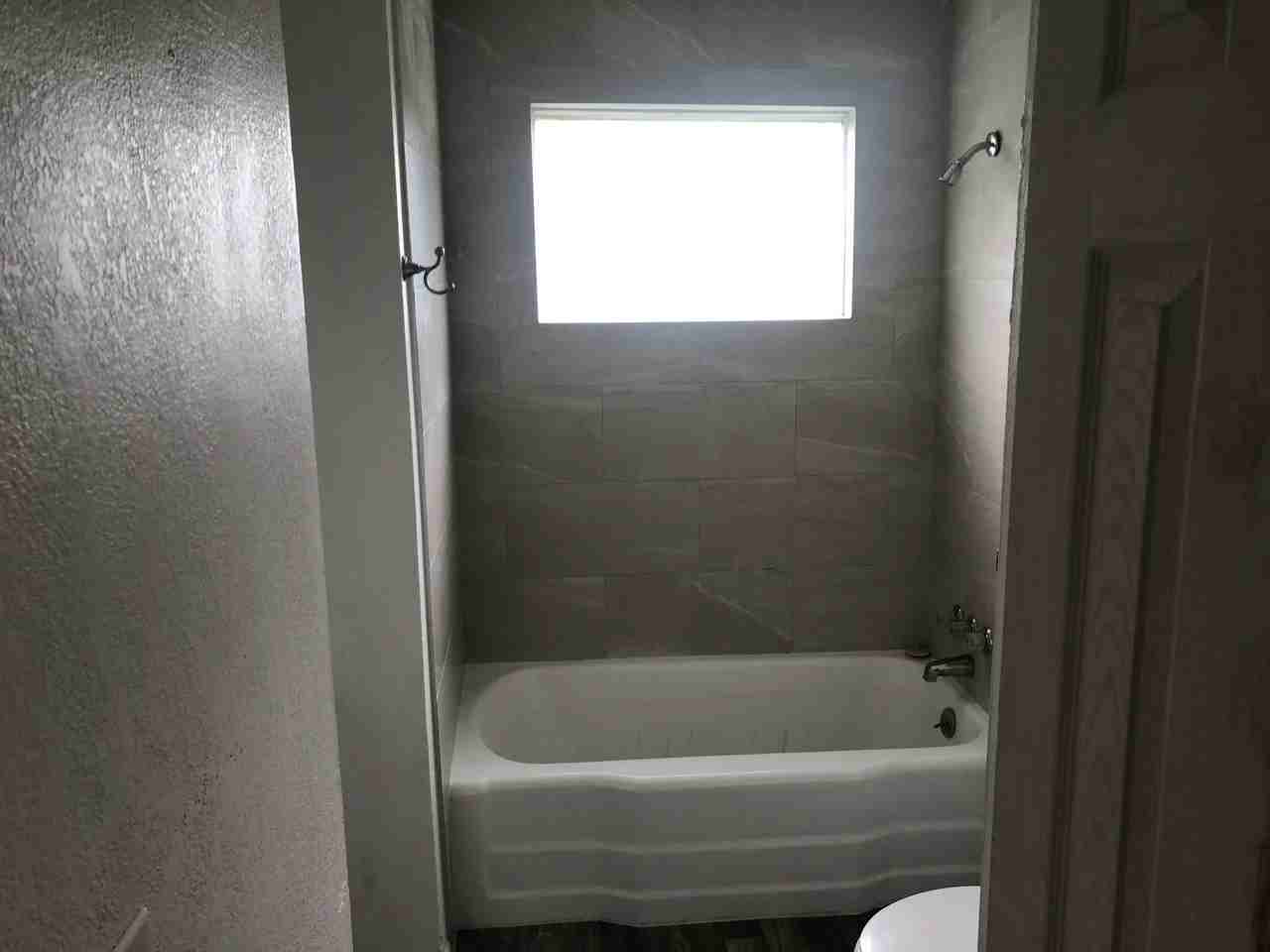 238 E 52nd St N - Photo 7 of 11