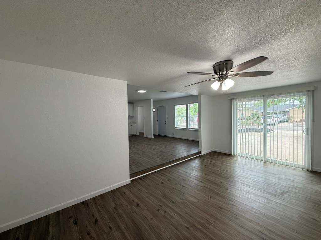 143 Huxley Dr - Photo 6 of 16