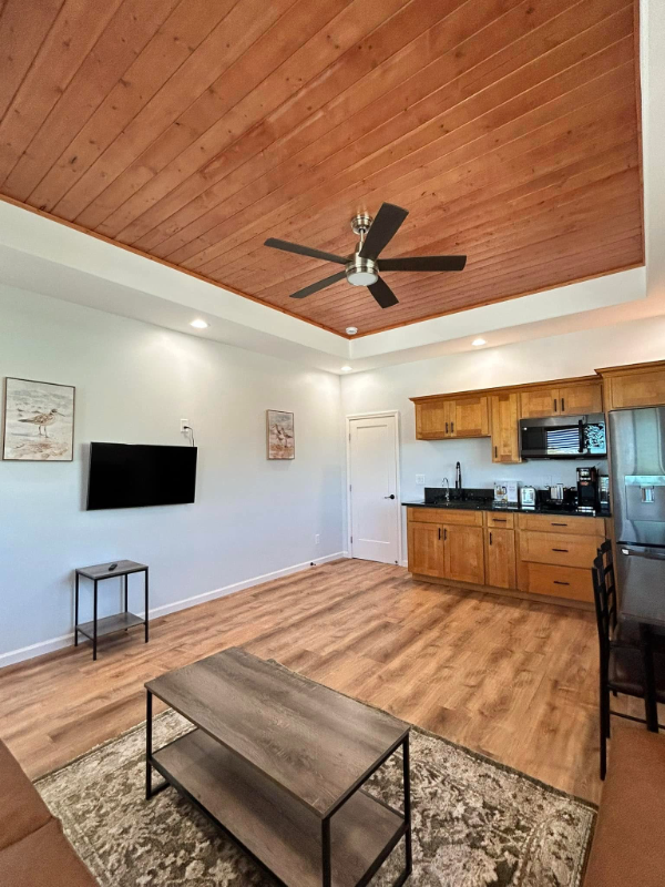 15-1606 2nd Ave #B - Photo 6 of 12