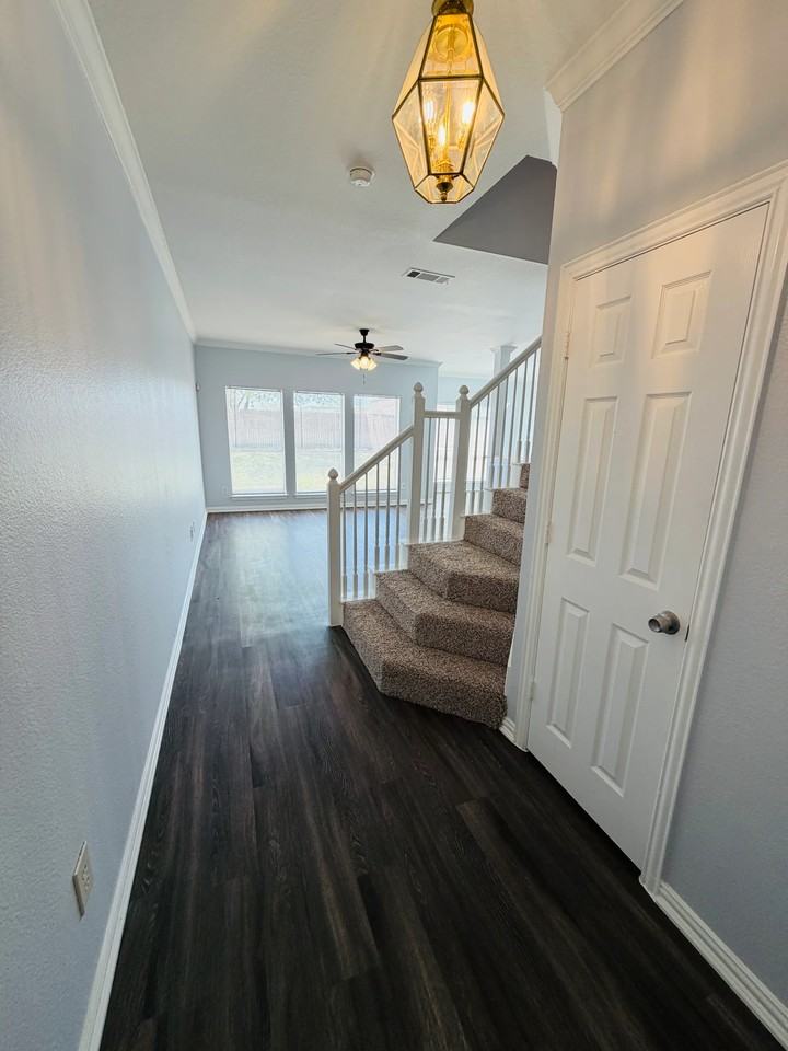 5732 Blackmon Ct - Photo 4 of 20