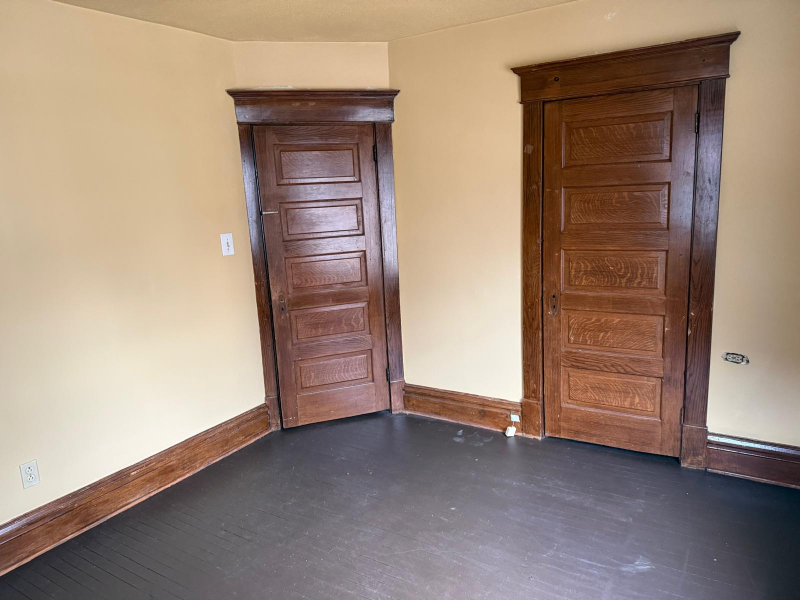 107 N Oakland Ave #2 - Photo 3 of 9