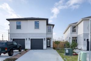 featured image of 5227 Vista Trail Dr