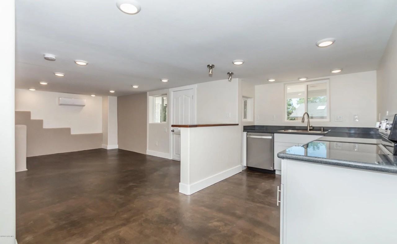 928 Whetstine Ave #B - Photo 2 of 6