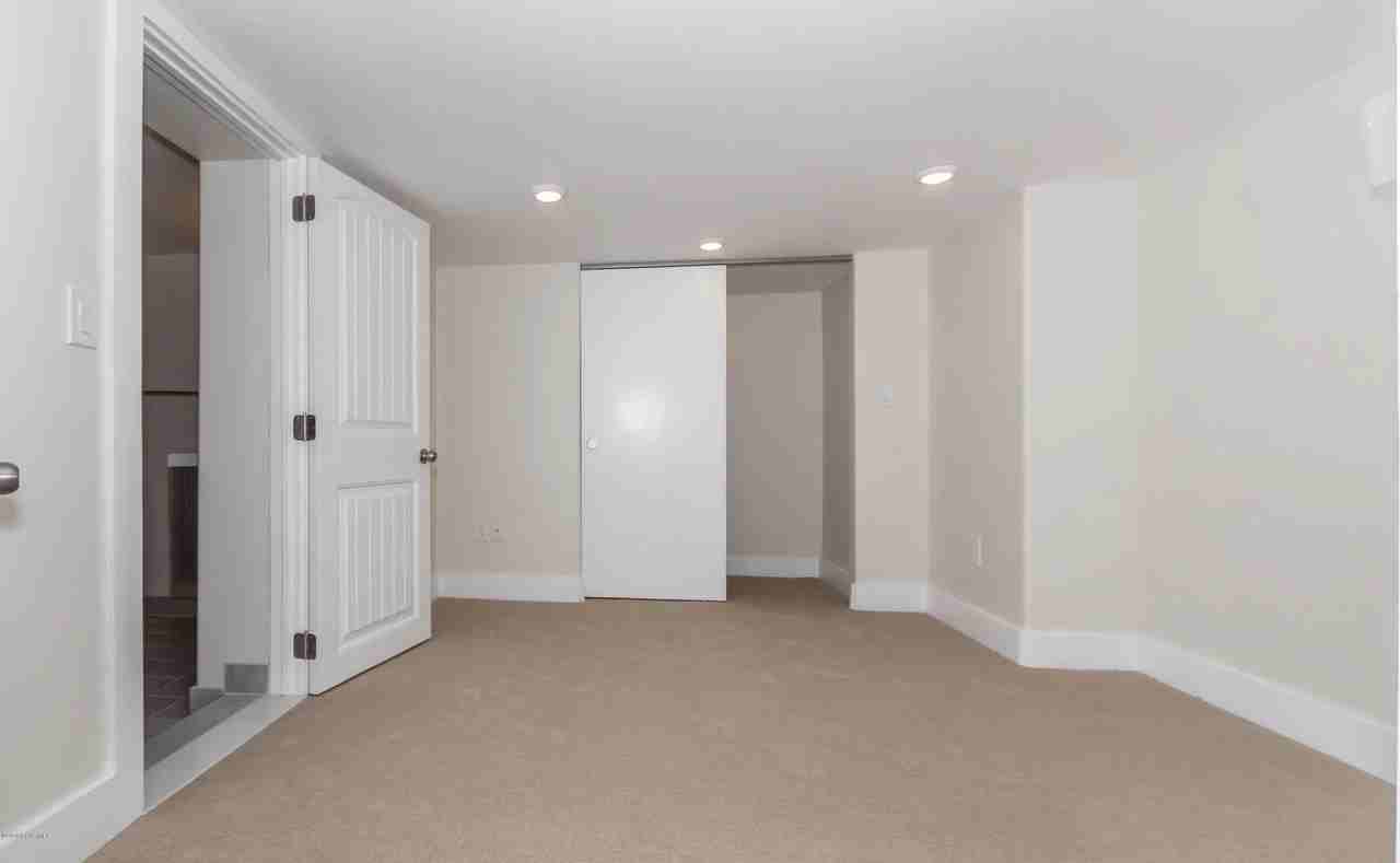 928 Whetstine Ave #B - Photo 3 of 6